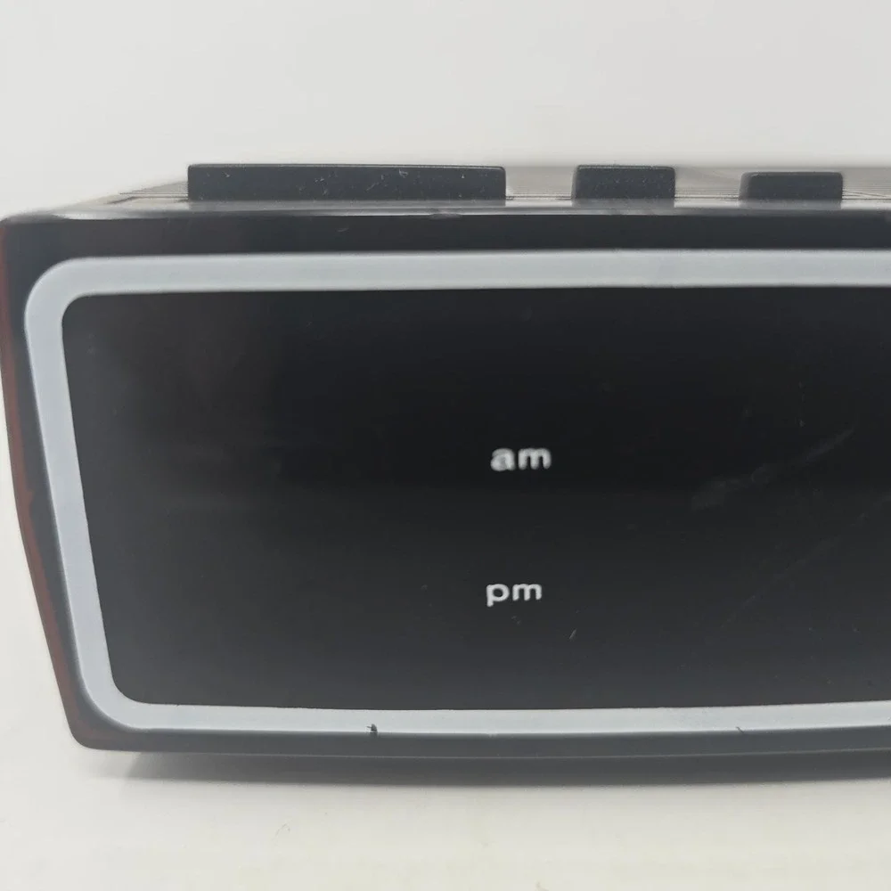 Windsor AM/FM Electronic Clock Radio